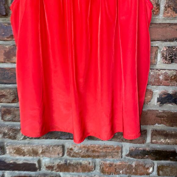 Joie Cayenne Red Sleeveless Smocked Keyhole Blouse Women's Size Large - Picture 4 of 7